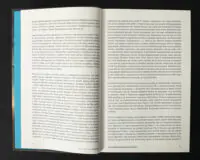 Розворот книги Колапс Макса Кідрука з текстом роману