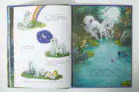 Казковий розворот книги Маленька одноріжка Зіронька з єдинорогами
