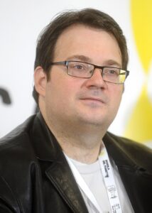 Брендон Сандерсон американський письменник-фантаст автор циклу Хроніки Буресвітла