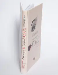 Книга Глянець Історія створення Vogue Ніни Софії Міраллес вигляд збоку